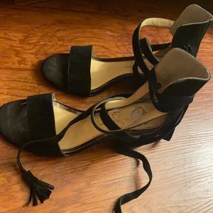 women’s black heels